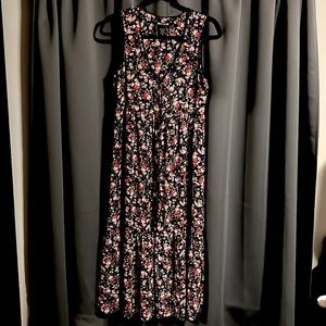 Hot topic floral bottom ruffle duster